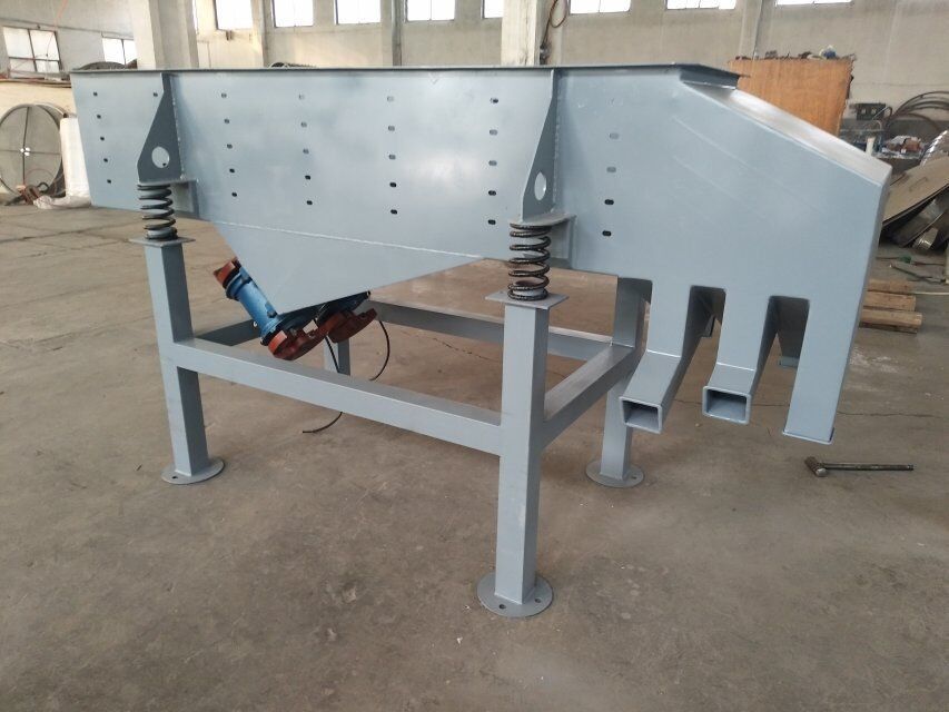 Good quality 1-5 Layers High quality linear vibrating screen for chocolate powder,green beans,pea